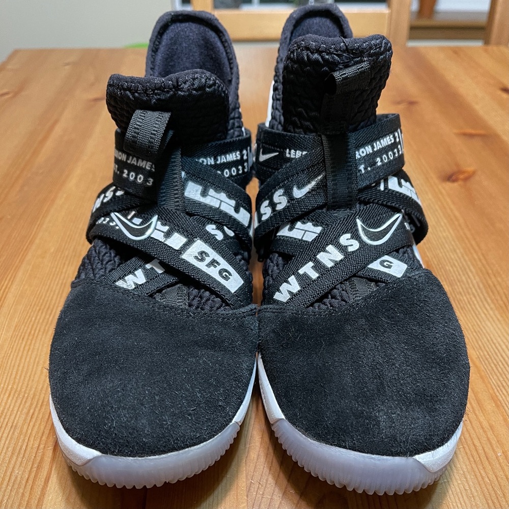 Nike Lebron Soldier 12 GS Witness size 6.5Y